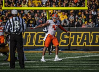 Iowa likes, dislikes: Isaiah Gay impresses, Brandon Peters’ inconsistencies hold offense back in road loss to Hawkeyes – Daily Illini
