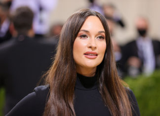 Kacey Musgraves Sports a New Look on the Cover of ‘V Magazine’ – Taste of Country