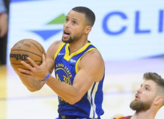 NBA roundup: Stephen Curry scores 40 as Warriors top Cavs – Reuters