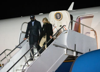 President Biden Arrives in Nantucket for Thanksgiving – The New York Times