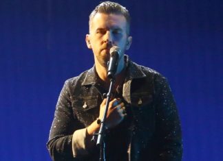 TJ Osborne Opens Up About Kissing His Boyfriend at 2021 CMAs: ‘I Want to Be Open in Every Way’ (Exclusive) – Entertainment Tonight