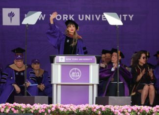 8 Pieces of Advice About the Creative Life From 2022 Commencement Speeches by Taylor Swift, Thelma Golden, and More – artnet News