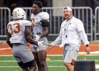 An updated look at Texas’ LB depth chart – Yahoo Sports
