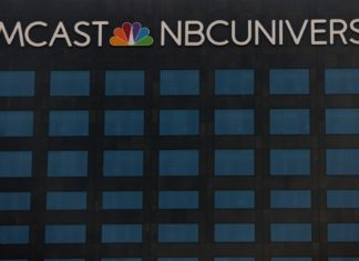 NBCUniversal staffers raise concerns over political donations – Los Angeles Times