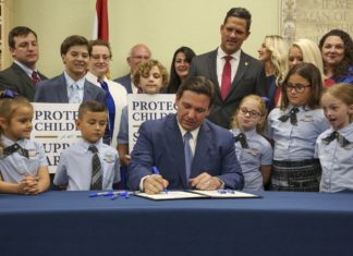 Poll finds Floridians divided over new ‘parental rights,’ ‘don’t say gay’ law – South Florida Sun Sentinel