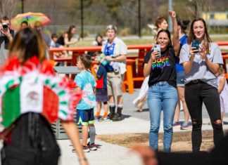 Critics of Texas’ push for a “Don’t Say Gay” bill say acknowledging LGBTQ people isn’t the same as teaching kids about sex – The Texas Tribune