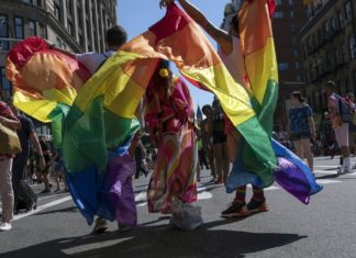 Drag events go virtual as conservatives oppose ‘family-friendly’ shows – Washington Times