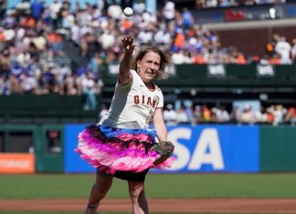 Fox Sports denies selectively editing trans ‘Jeopardy!’ champ Amy Schneider out of Giants Pride Day broadcast – SFGATE