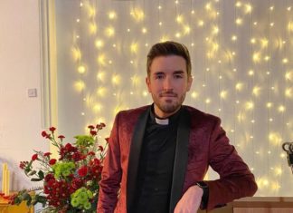 ‘I didn’t marry my wife knowing I was gay. It cost me my job’ – Manchester Evening News