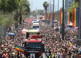 Tens of thousands gather in Tel Aviv for gay pride – La Prensa Latina Media – La Prensa Latina