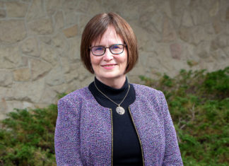 USask history professor honoured for contributions to Saskatoon’s 2SLGBTQ+ community – USask News