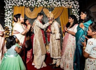 Gay couple gets married in Kolkata; pictures take internet by storm – Economic Times