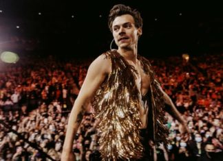 Harry Styles Helps Fan Come Out During Wembley Stadium Show: ‘You’re Officially Gay, My Boy’ – Yahoo Entertainment