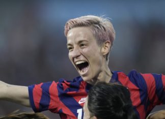 Megan Rapinoe’s presidential honor highlights role as team player – Los Angeles Times