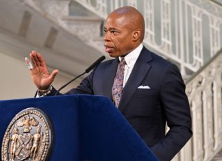 NYC launches campaign in Florida to oppose “Don’t Say Gay” law – Axios