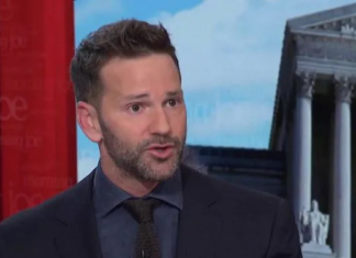 Aaron Schock dares to show his face—and abs—at a NYC leather bar, and Gay Twitter™ is not having it – Queerty