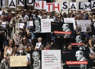 Authors and friends rally and read for Salman Rushdie – Goshen News