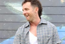 Gay comedian Eli Matthewson reflects on his dad coming out at 62 – PinkNews