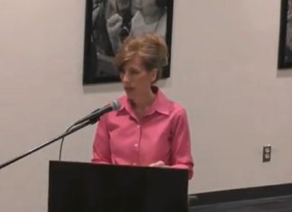 Gay son speaks out against his fundamentalist mom’s book-banning crusade – LGBTQ Nation