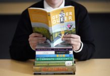 Judge tosses suit that tried to deem books obscene for kids – The Associated Press – en Español