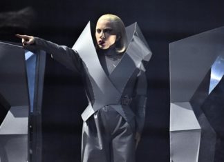 Lady Gaga defends gay marriage, abortion rights at U.S. tour opener: ‘I pray that this country will speak up’ – Yahoo Sports