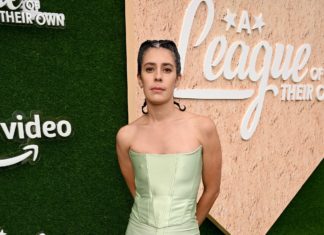 Roberta Colindrez Defies and Inhabits the Gay-Latina Label in “A League of Their Own” – POPSUGAR