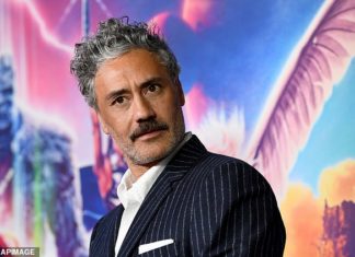 Taika Waititi comes under fire for resurfaced anti-trans tweets – Daily Mail