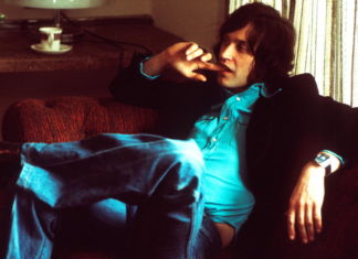 The Kinks’ Dave Davies talks ‘Lola,’ sexual experimentation, nervous breakdown and Ray relations: ‘Men have feelings too’ – Yahoo Entertainment