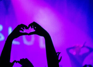 A Viral Craigslist Ad Is “Looking for Gay Man” to Accompany Author’s Wife at Raves – EDM.com