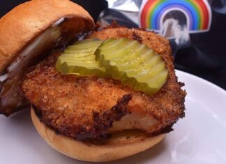 Alexandre’s Chicken Sandwich Pokes Fun at a Certain Chain – Eater Dallas