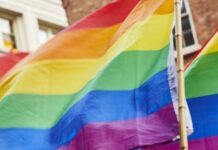 Gay Comcast Senior Executive Fails to Show ‘Tokenism,’ Pay Bias – Bloomberg Law