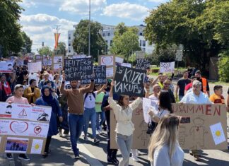 Gay foster parents have baby taken after intervention from Turkish government – PinkNews