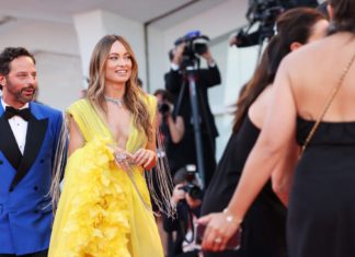Harry Styles is ‘gay’ rumours are back after Nick Kroll kiss at Venice Film Festival – HITC – Football, Gaming, Movies, TV, Music