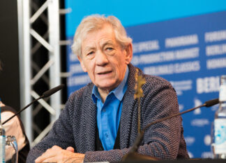 Ian McKellen defends straight actors playing gay roles at “Bent” anniversary screening – LGBTQ Nation