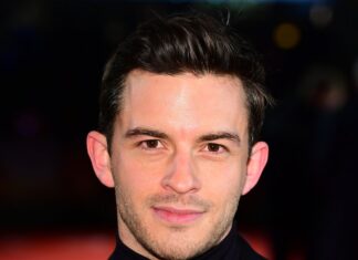 Is ‘Bridgerton’ Star Jonathan Bailey Gay? Here’s What We Know – TheTealMango
