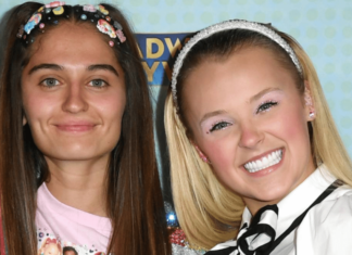 JoJo Siwa claps back after taking girlfriend to Chuck E Cheese – PinkNews