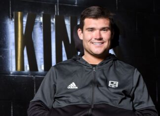 L.A. Kings employee, ex-hockey player Jack Jablonski comes out as gay – Outsports