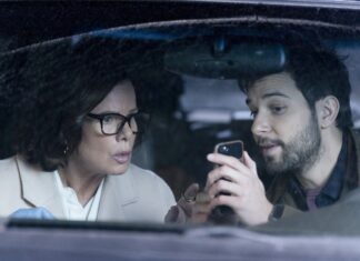 Marcia Gay Harden and Skylar Astin on Their Mother-Son Dynamic in CBS’ ‘So Help Me Todd’ (Exclusive) – Entertainment Tonight