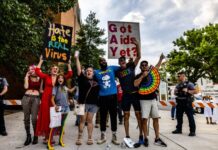 Protesters gather during Bartlesville Pride – Examiner Enterprise
