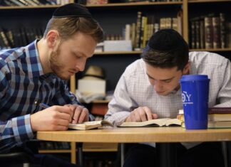 Religion and gay rights: Yeshiva University won’t recognize LGBTQ club – Deseret News