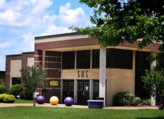 Smyrna High SRO faces investigation over comments to gay student – Daily News Journal