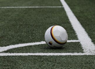 Soccer-Murray becomes first openly gay Scottish professional player – Devdiscourse