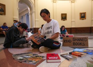 Texas leads nation in books banned from schools, free speech group’s analysis finds – Austin American-Statesman