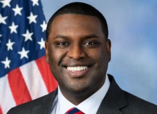 This Gay Congressman Recorded Himself Getting a Monkeypox Vax – Yahoo News