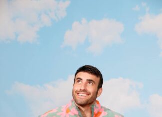 TikTok sensation Rob Anderson talks gay science and touring – PinkNews