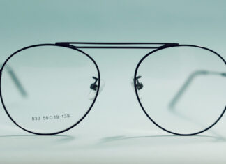 Why Didn’t Jeffrey Dahmer Wear His Infamous Glasses During His Trial? – Grunge