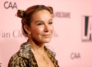 ‘Dirty Dancing’ Star Jennifer Grey Was Attracted to the ‘Overt Sexuality’ of Gay Men – Showbiz Cheat Sheet