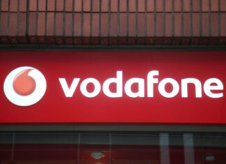Gay Vodafone worker wins £30,000 compensation after boss asked her how lesbians have sex – Yahoo New Zealand News