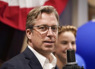 GOP front-runner lies low in open US House race in Nashville – The Associated Press – en Español