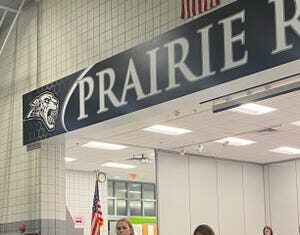 Iowa woman wears drag to school board meeting to protest end-of-year performance – USA TODAY